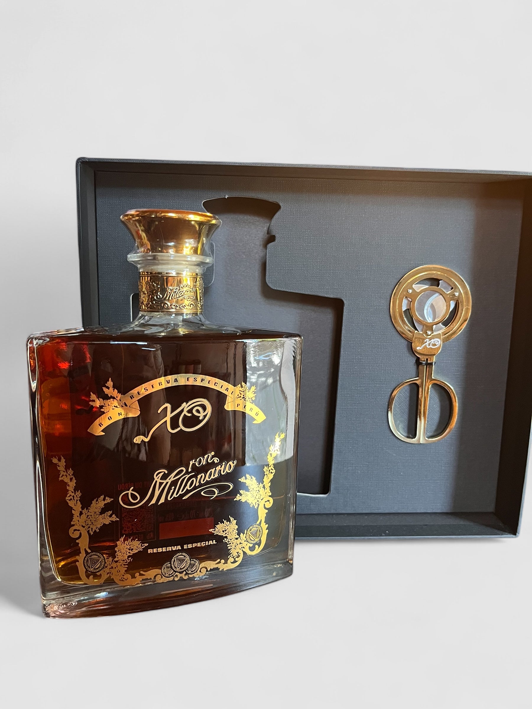 Rum Millonario XO con tagliasigari