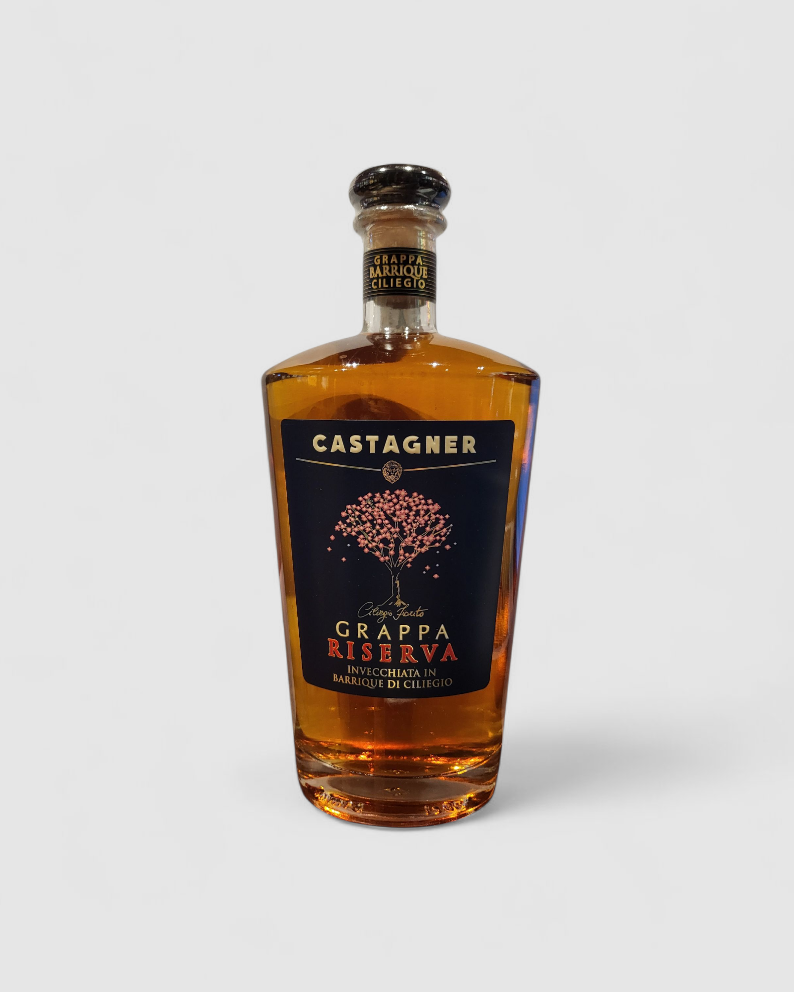 Grappa riserva invecchiata in barrique di ciliegio Castagner